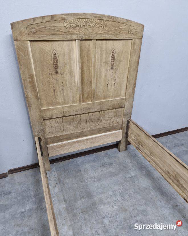 Międzywojenne łóżko dębowe pochodzące z Dolnego Meble Marki