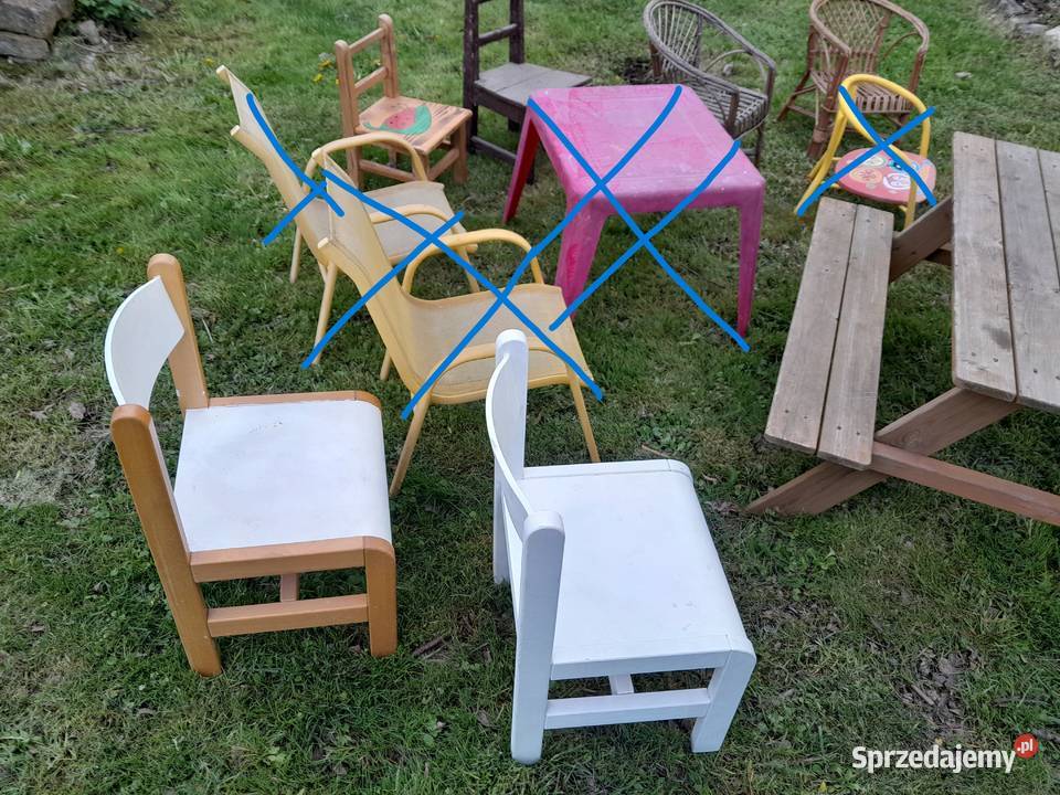 Zestaw różnych starych krzesełek stolik ławka śląskie Dąbrowa Górnicza