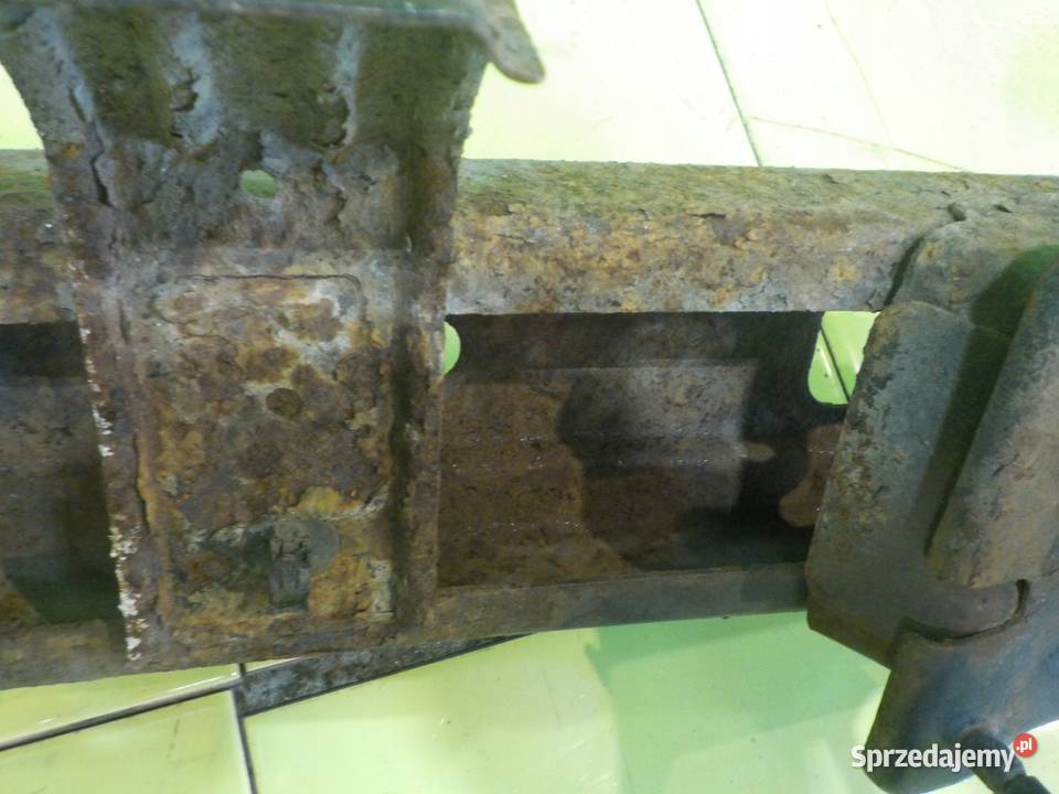 HYUNDAI i800 H1 II 25 CRDI 11r belka zderzaka sprzedam