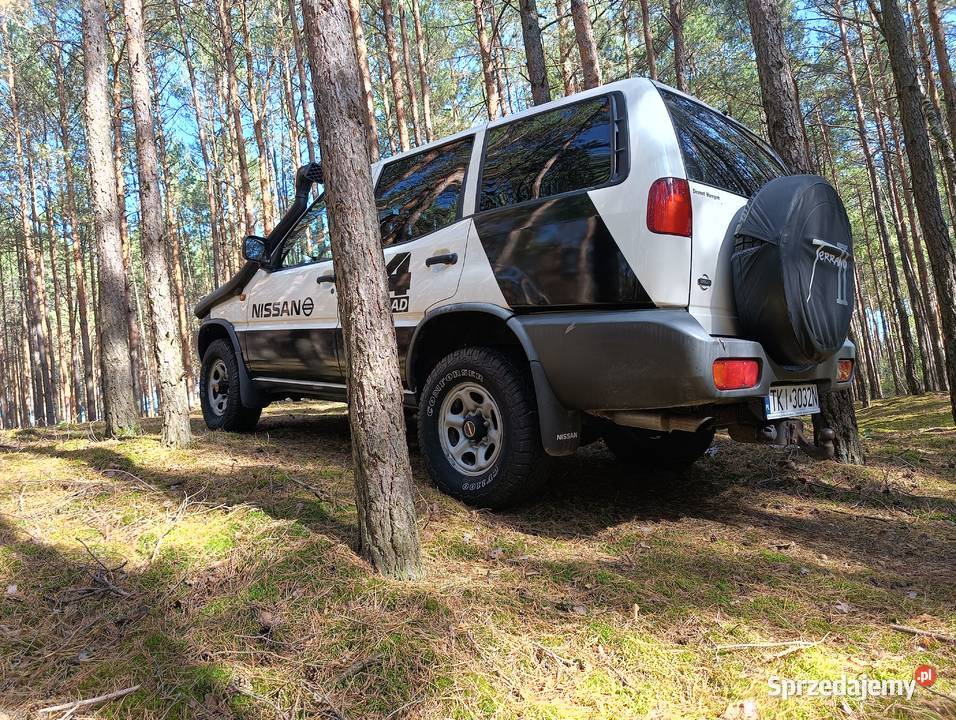 Nissan terrano ii 24 benzyna 4x4 83 bezwypadkowy Chmielnik