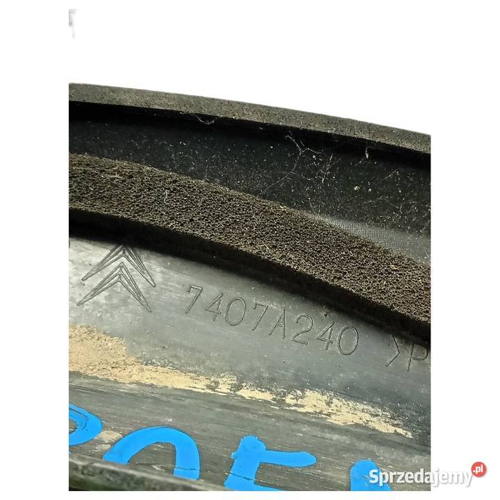 Plastikowa osłona nadkola 7407A240 listwa osobowe Nadkola
