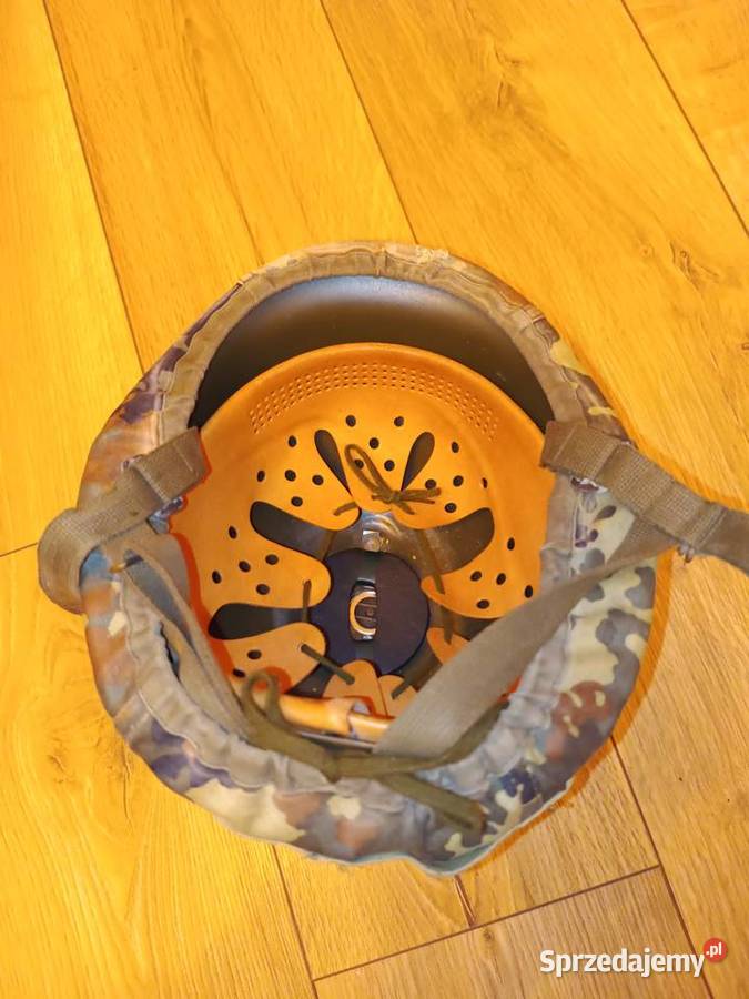 Hełm wojskowy z pokrowcem Bielsko-Biała