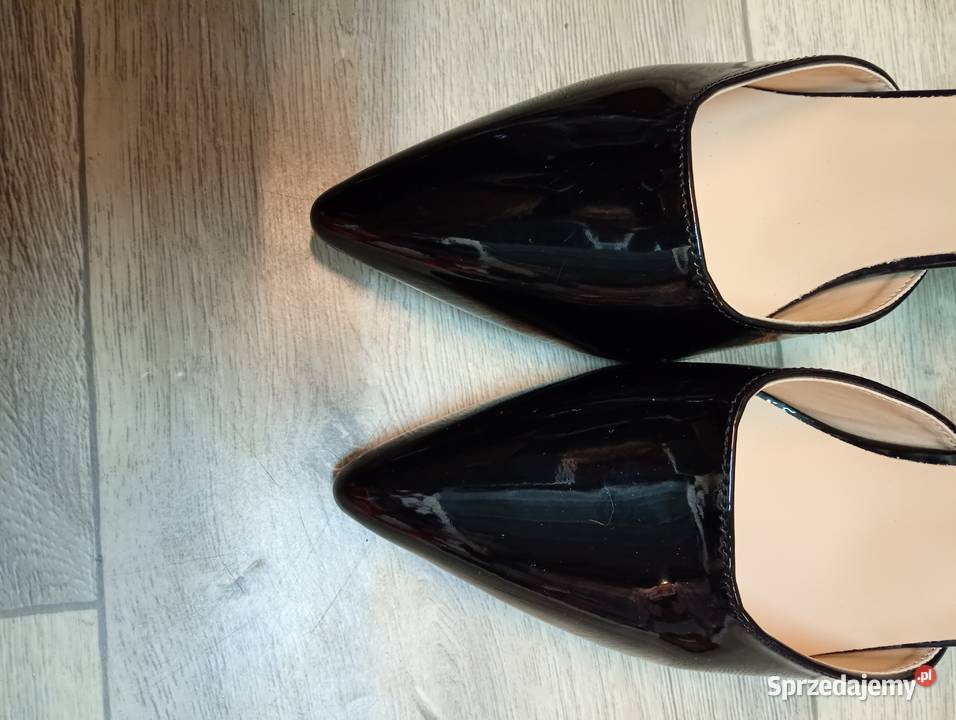 40 Czarne czółenka wieczorowe z zapięciem Nowe Kraków