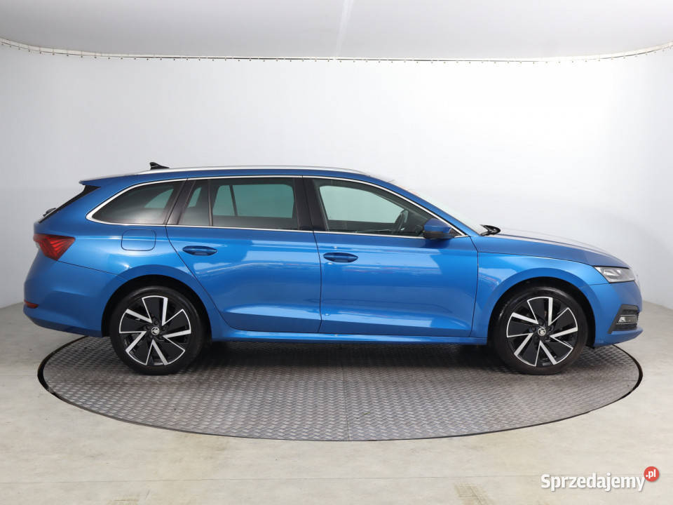 Skoda Octavia 15 TSI relingi dachowe Bielany Wrocławskie