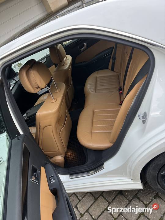 Mercedes w212 E550 V8 garażowany pomorskie Chwaszczyno