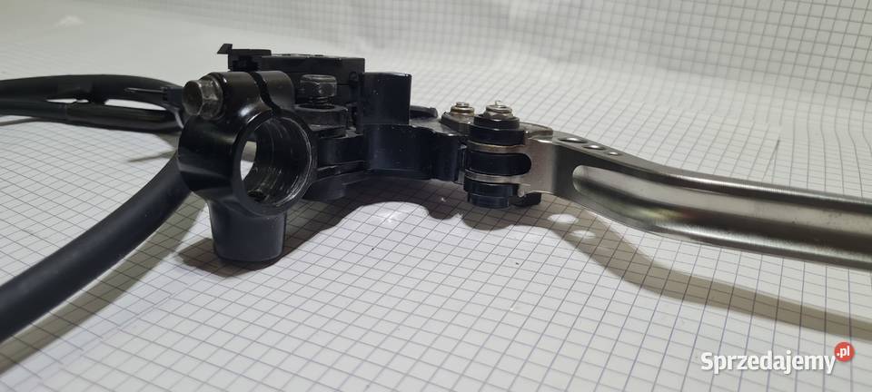 Suzuki GSR 600 mocowanie klamki sprzęgła linka