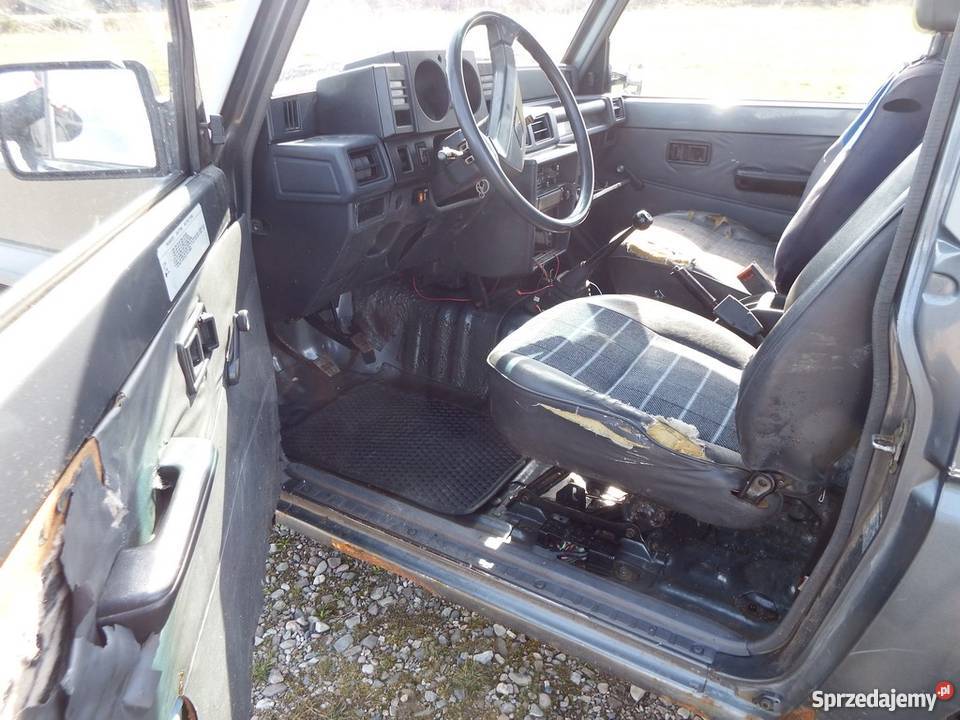 Daihatsu Rocky 28 DX całość części Szwajcar diesel Paczków