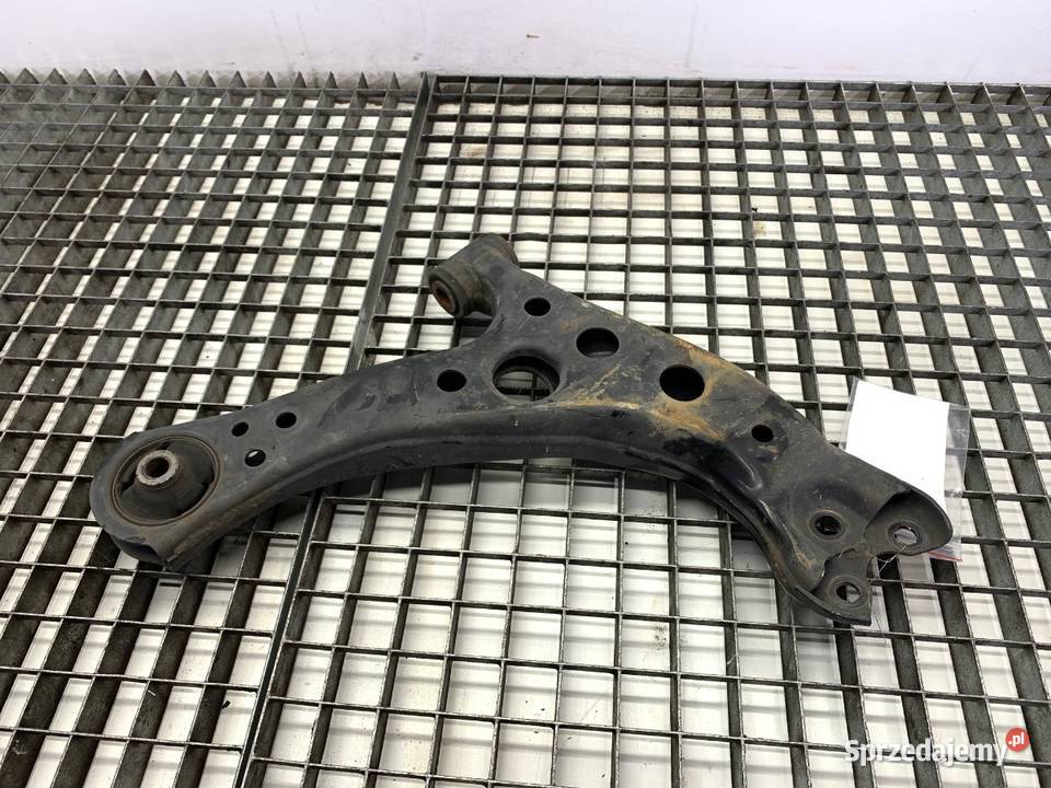 WAHACZ LEWY PRZÓD TOYOTA COROLLA E21 podkarpackie