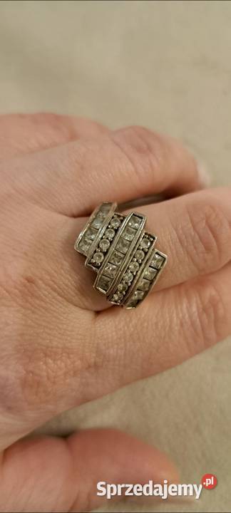 Pierścionek srebrny z cyrkoniami mazowieckie Skaryszew