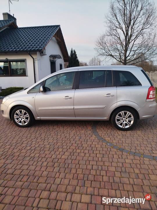Opel Zafira automat 2012 stan Boruja Nowa