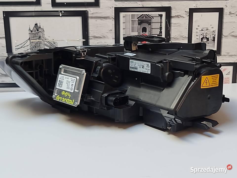 Lampa Prawa Przód BI Xenon Skrętna LED Audi Q3 Oświetlenie Wschowa