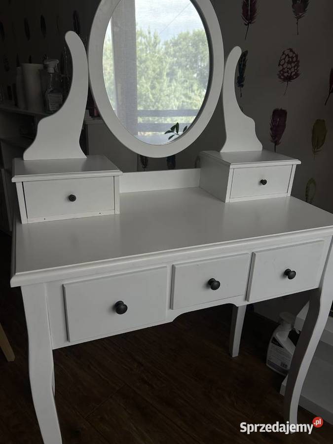 Sprzedam białą komodę toaletkę Tarnów