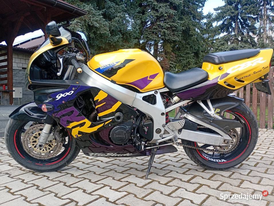 Honda CBR 900 RR benzyna