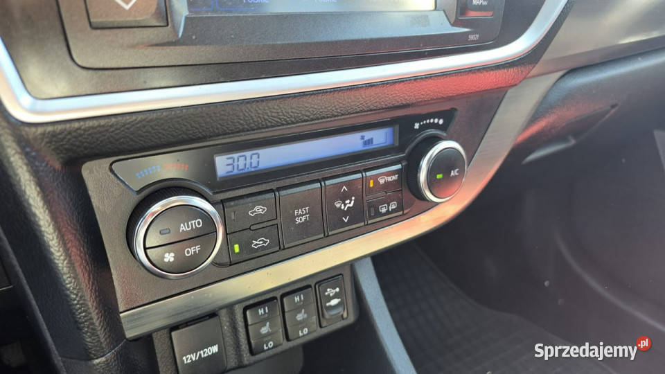 Toyota Auris duza navi kamera cofania ledy II