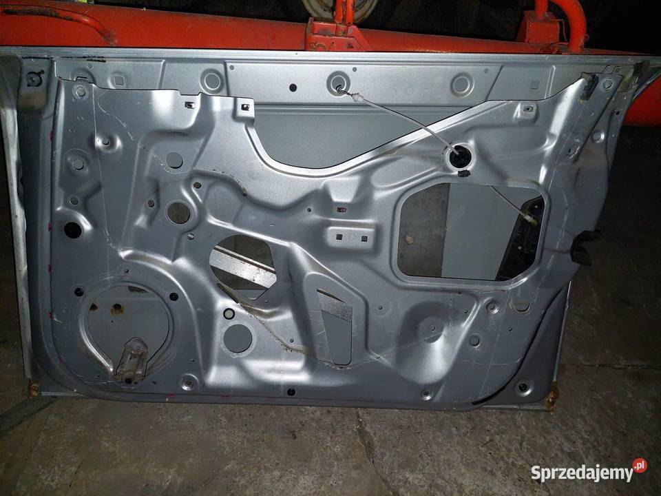 Drzwi szyby audi a4 b6 srebrne Rok produkcji 2003 Nowy Dzikowiec sprzedam