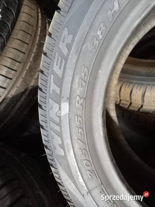 4x Opona NIEUŻYWANA ZIMOWA 20555R15 PIRELLI 99 Samochodowe Zaścianki