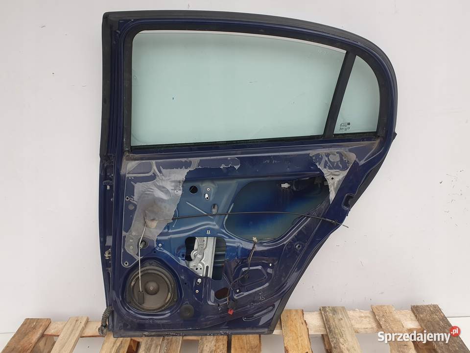 Opel Vectra C SEDAN TYLNE DRZWI PRAWE TYŁ Z20Z Rudka