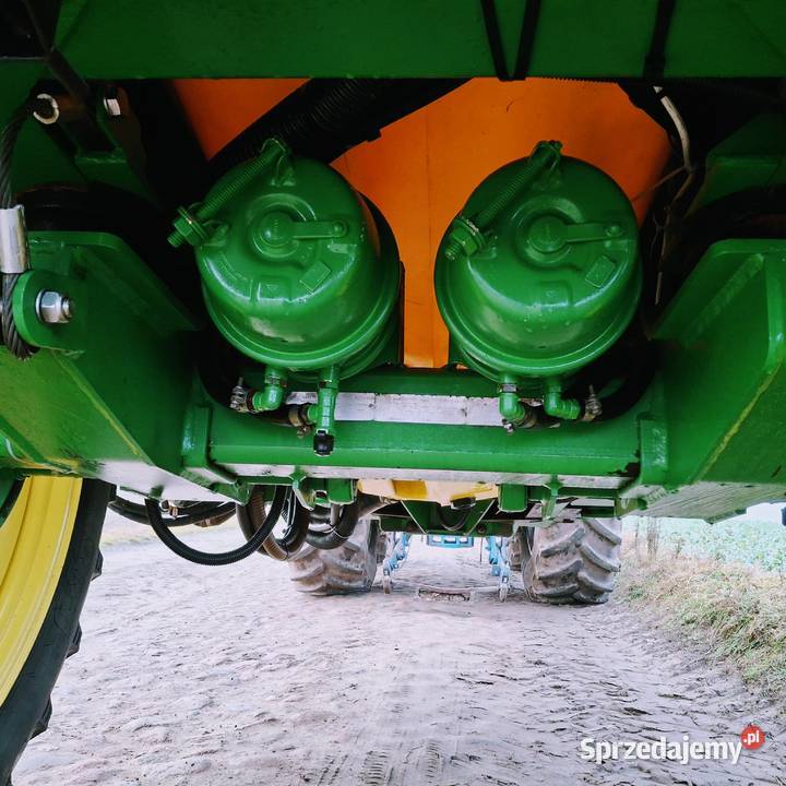 Opryskiwacz John Deere 740 2421m 4000l 7 sekcji Strzelno sprzedam