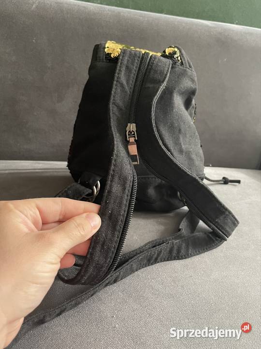 Mały czarny cekinowy plecak Kłodawa