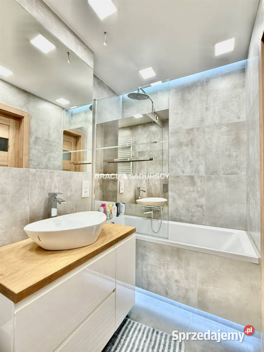 sprzedaży mieszkania 50m2 3 pokoje Kraków miejsce parkingowe