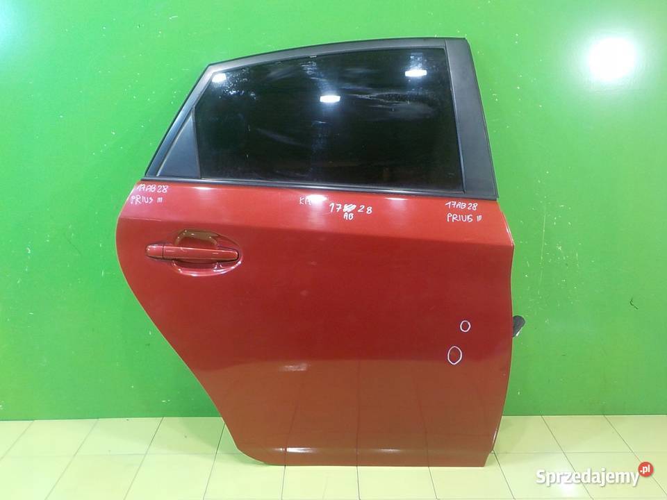 TOYOTA PRIUS III 18 VVTI 11r HB 5D drzwi prawe