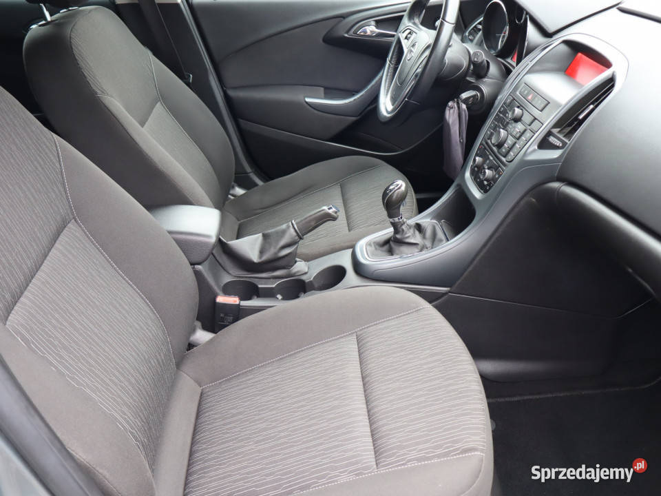 Opel Astra 14 T nieuszkodzony