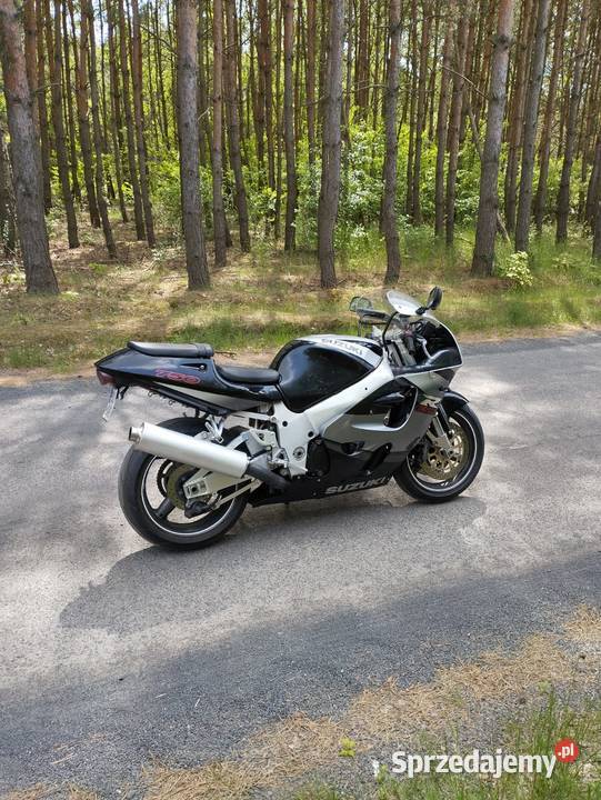 Suzuki GSXR nieuszkodzony