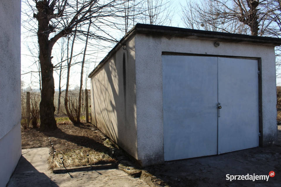 Duży dom 240m 2 GARAŻE piwnica 120m i działka Liczba pokoi 8 Hulcze sprzedam