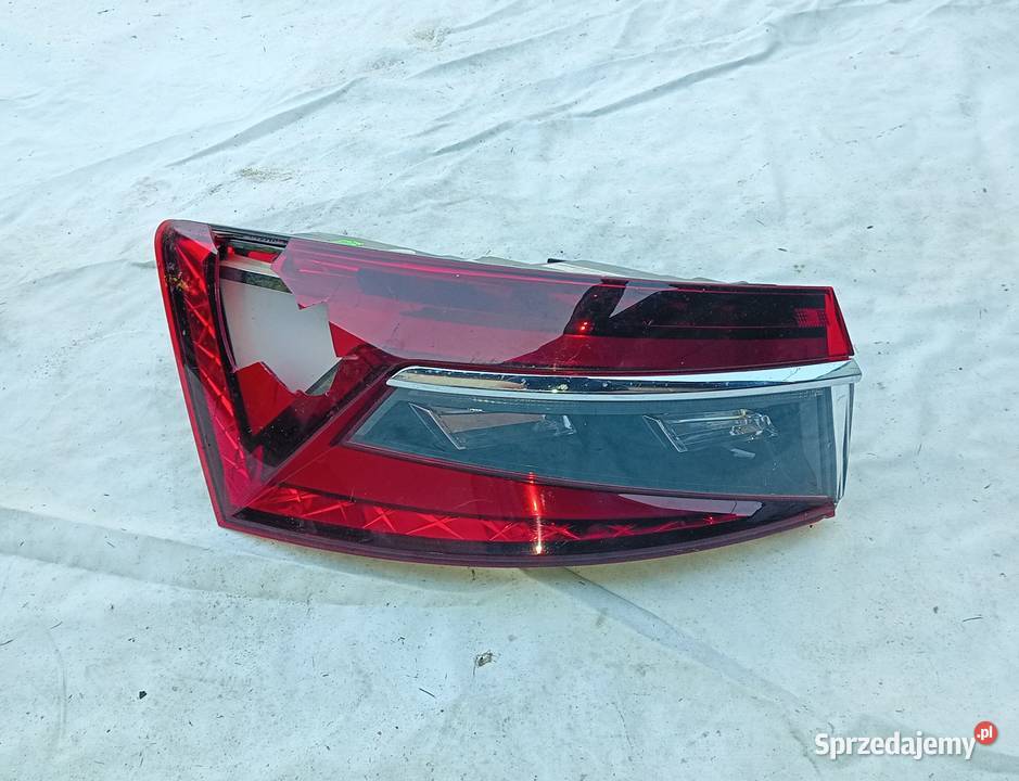 Skoda Suberb III Lift kombi led lampa tylna lewa