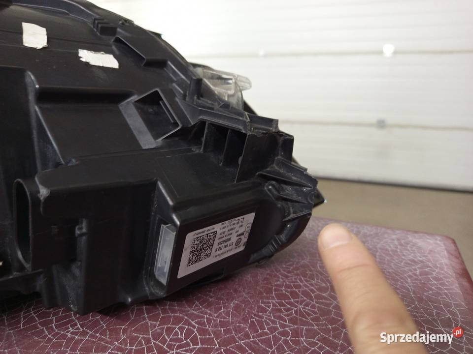 Lampa przednia VW Golf 7 Sportvan Xenon osobowe Bolesławiec