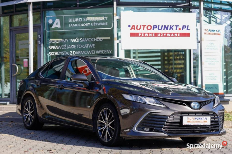 Toyota Camry 2022r Salon Polska FV 23 ASO IWŁ Rok produkcji 2022 Chorzów sprzedam