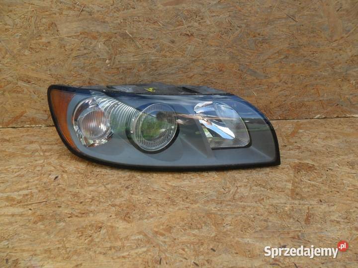 VOLVO V50 S40 II lampa lewa 30698885 Nowy Tomyśl sprzedam
