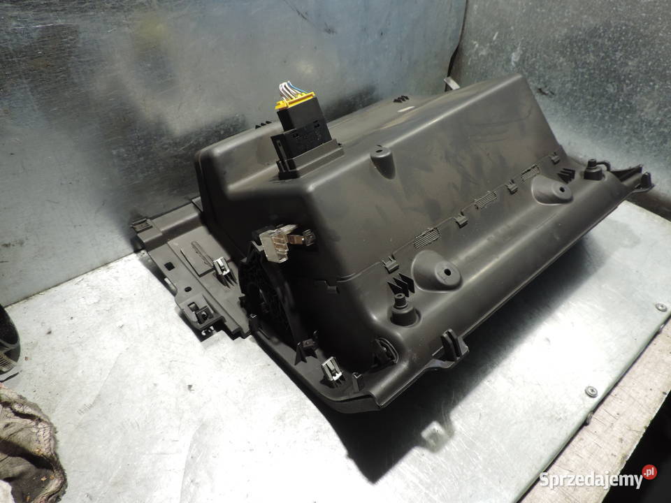 VW TOURAN 1 I SCHOWEK PASAŻERA małopolskie Nowy Sącz