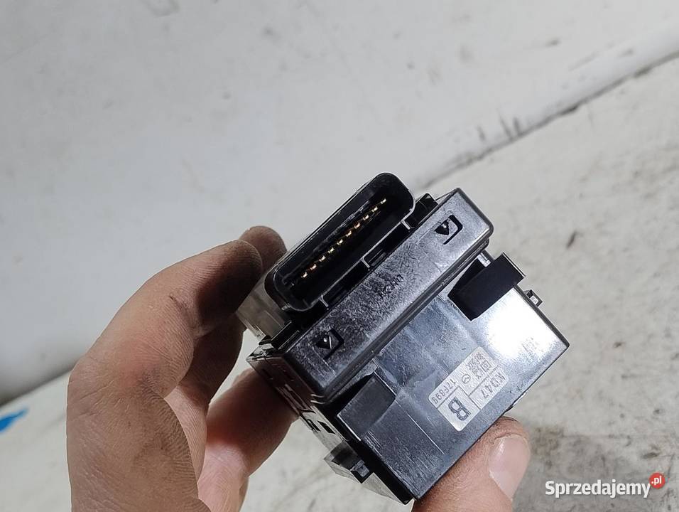 PRZEŁĄCZNIK WYCIERACZEK MAZDA CX5 CX5 I KE KD47