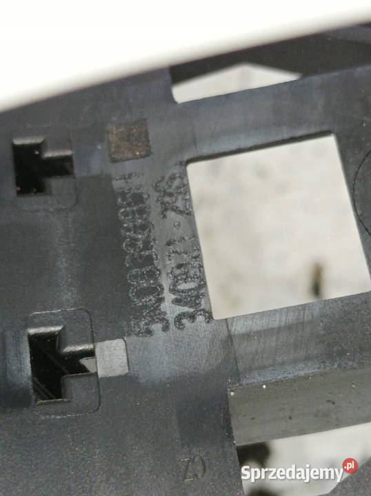 KLAMKA ZEWNĘTRZNA PRAWA TYŁ BIAŁA 5N0839085