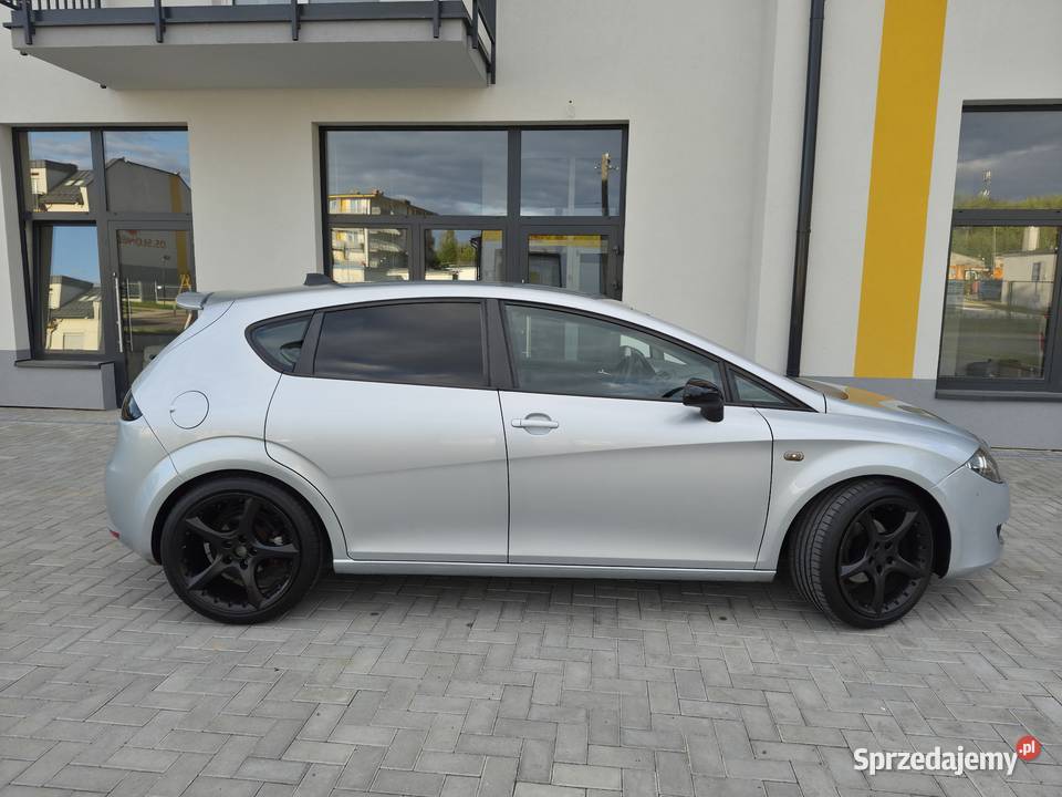 Seat Leon16 MPIZadbanyFelgi 18stkiNowe Opony nieuszkodzony sprzedam
