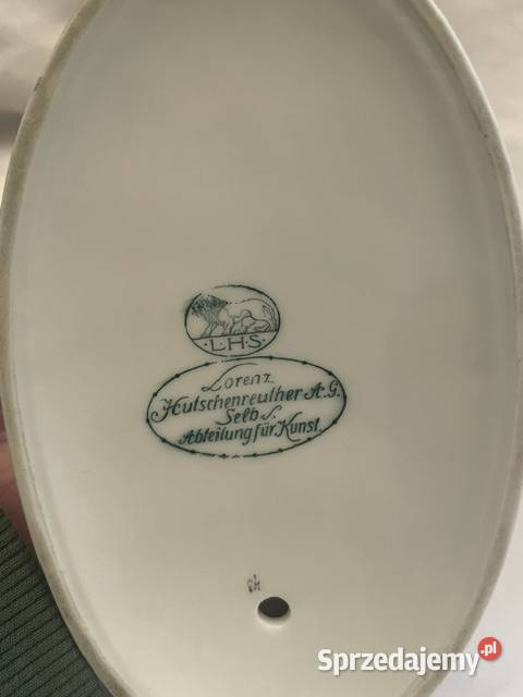 Porcelanowa figurka pieska z pozłacaną kulą LHS małopolskie Kraków