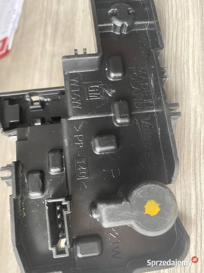 WKŁAD LAMPY TYŁ ASTRA K V KOMBI W KLAPĘ R łódzkie Gidle sprzedam