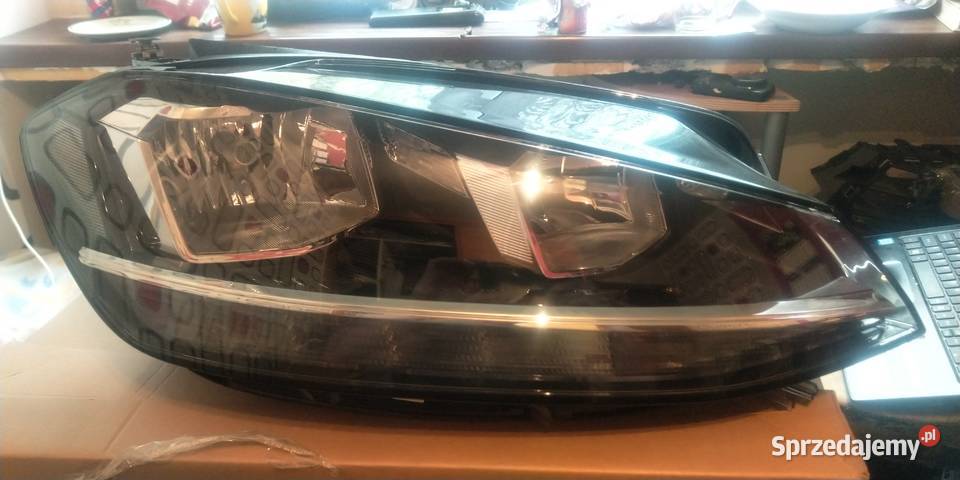 VW Golf VII lampa przednia prawa H7