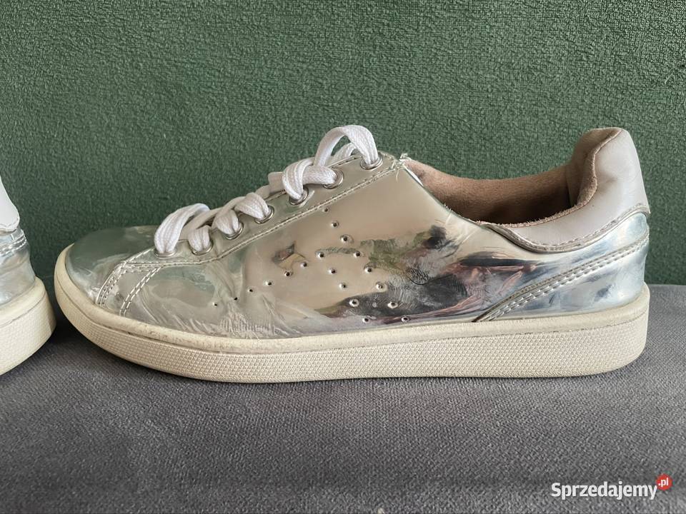 Srebrne wiązane trampki Kłodawa sprzedam