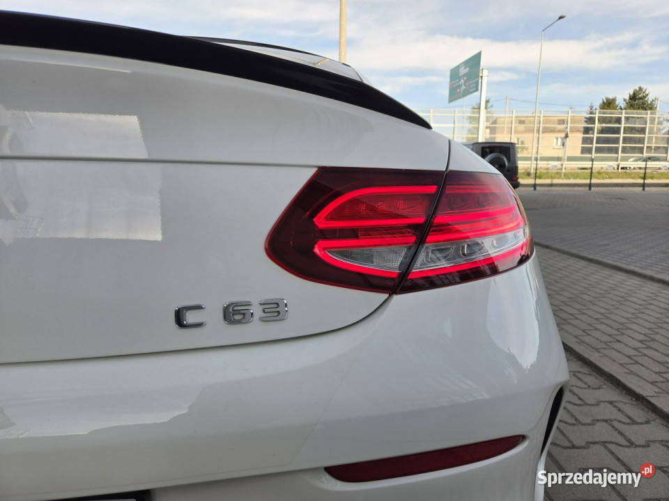 Mercedes C 63 AMG Coupe 40 V8 Biturbo 476 Salon Węgrzce