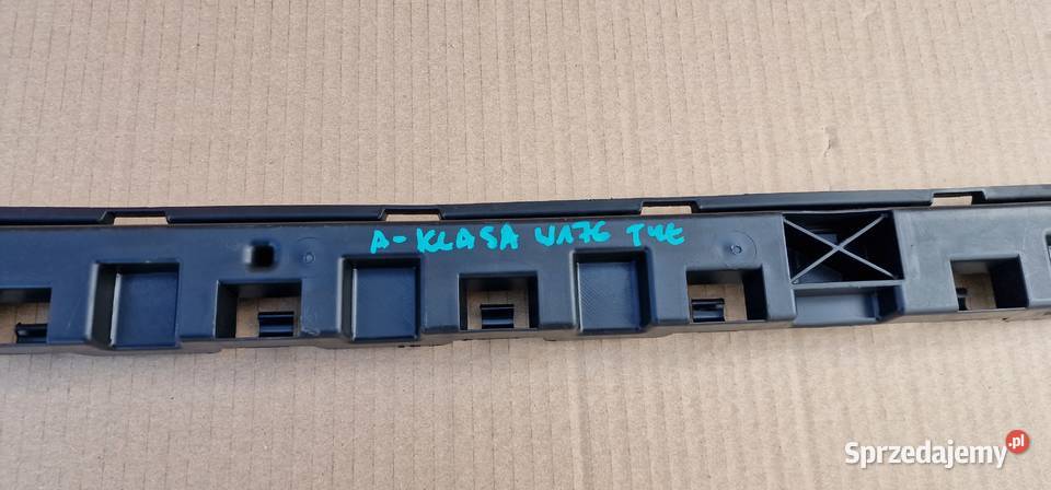 MERCEDES AKLASA W176 ŚLIZG ZDERZAKA TYŁ lubuskie Bieleń