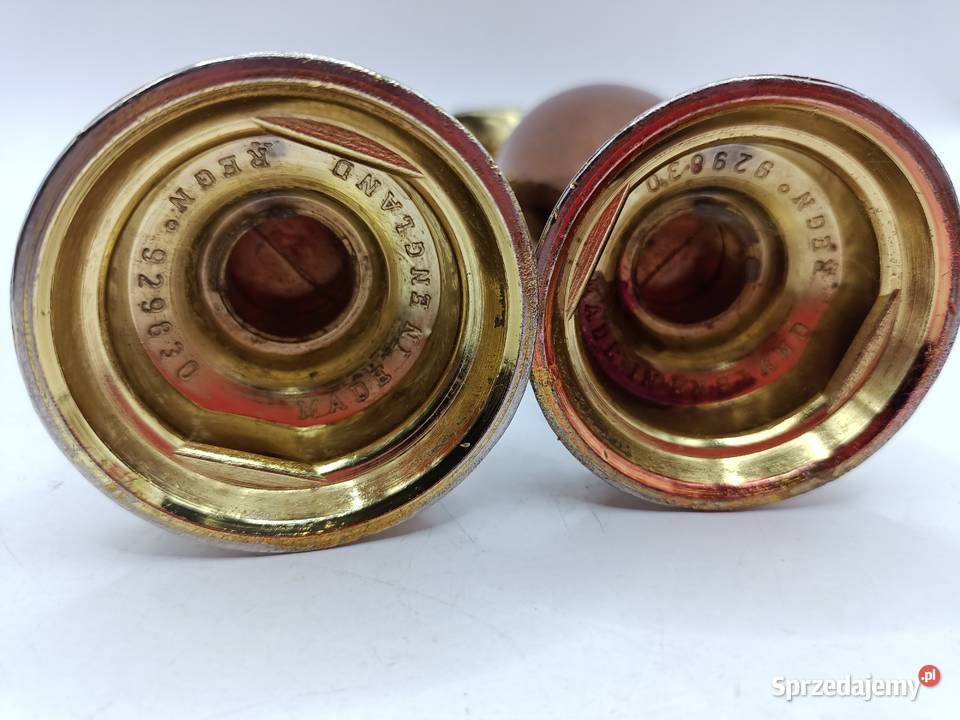 Metal dwa angielskie dzbanki wazony z głową