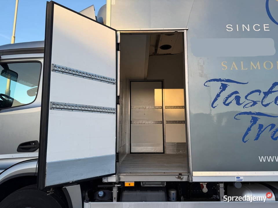 Mercedes chlodnia z sypialna kabina Warszawa