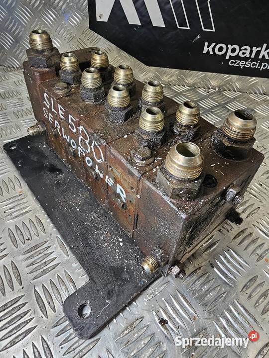 Rozdzielacz hydrauliczny Case 590 SLE serwopower Gdynia