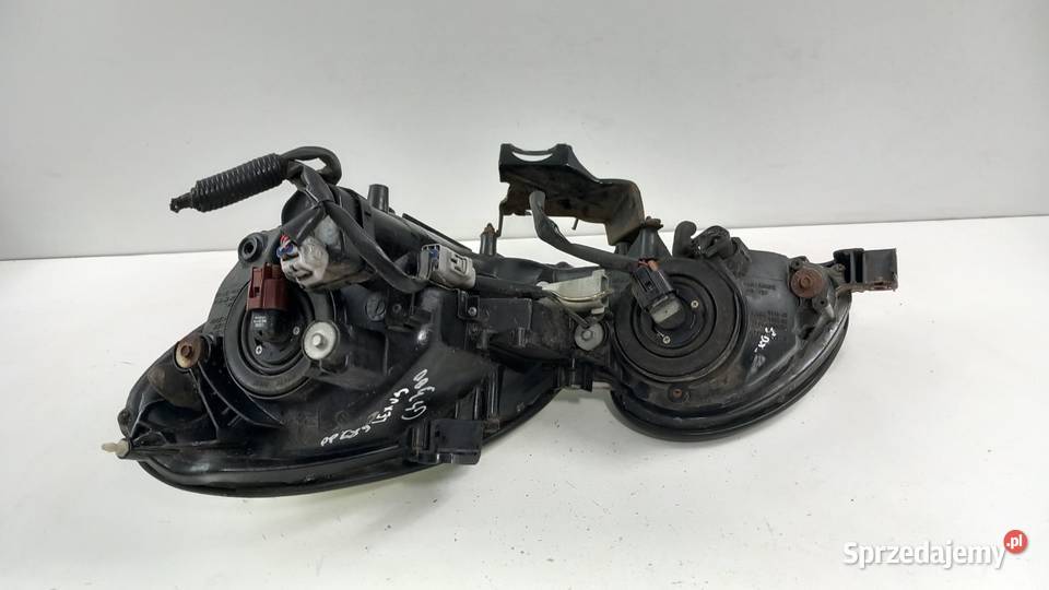 LEXUS GS300 LAMPA PRZÓD PRAWA osobowe Zbierkowo