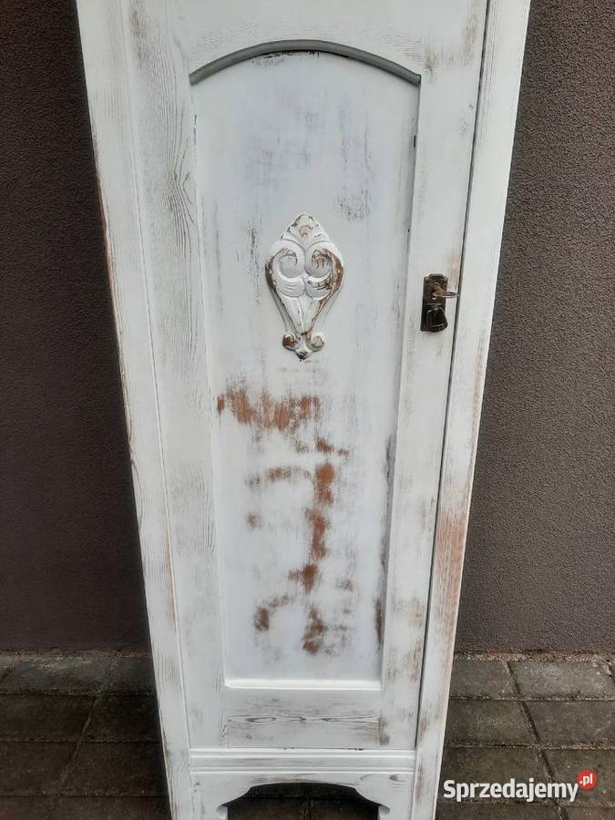 Stary międzywojenny słupek szafka shabby biały