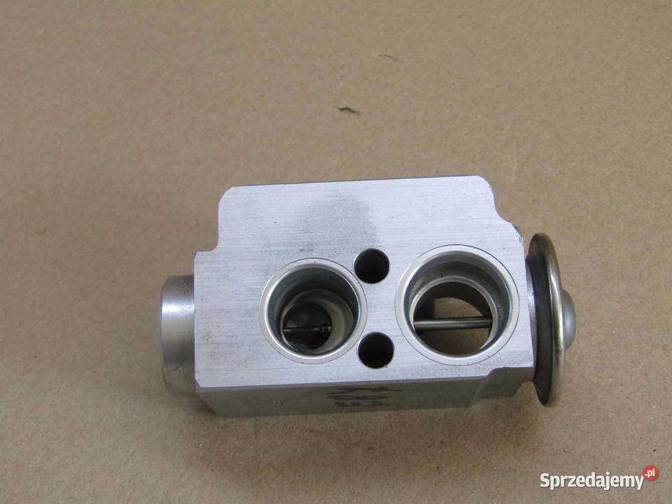 ZAWÓR ROZPRĘŻNY KLIMATYZACJI BMW 1 E87 9182512 Mysłaków sprzedam
