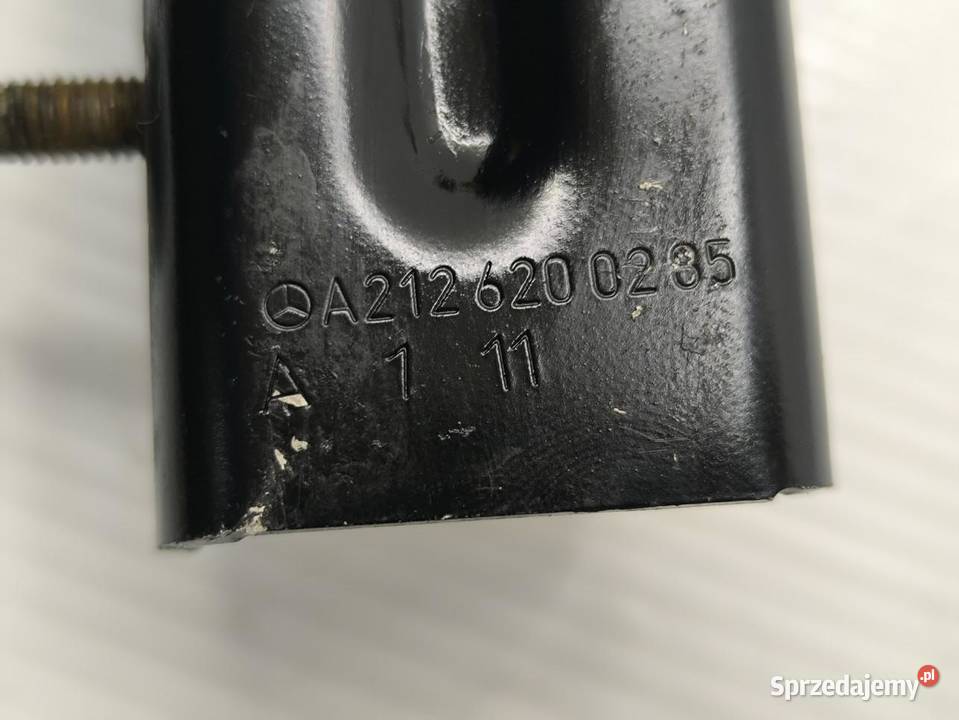 UCHWYT MOCOWANIE LAMPY PRAWY MERCEDES ECLASA osobowe