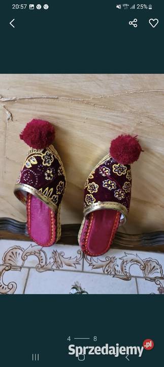 Dwa czerwone ozdobne buciki Przasnysz